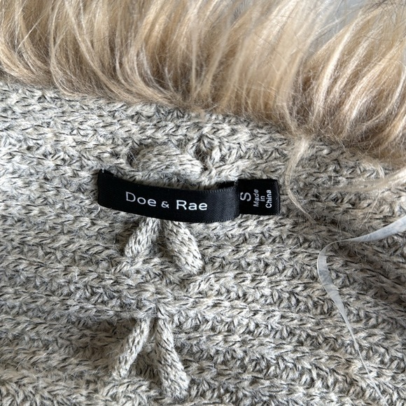 Do & Rae Cardigan with faux fur collar Size small-color taupe - Picture 10 of 12